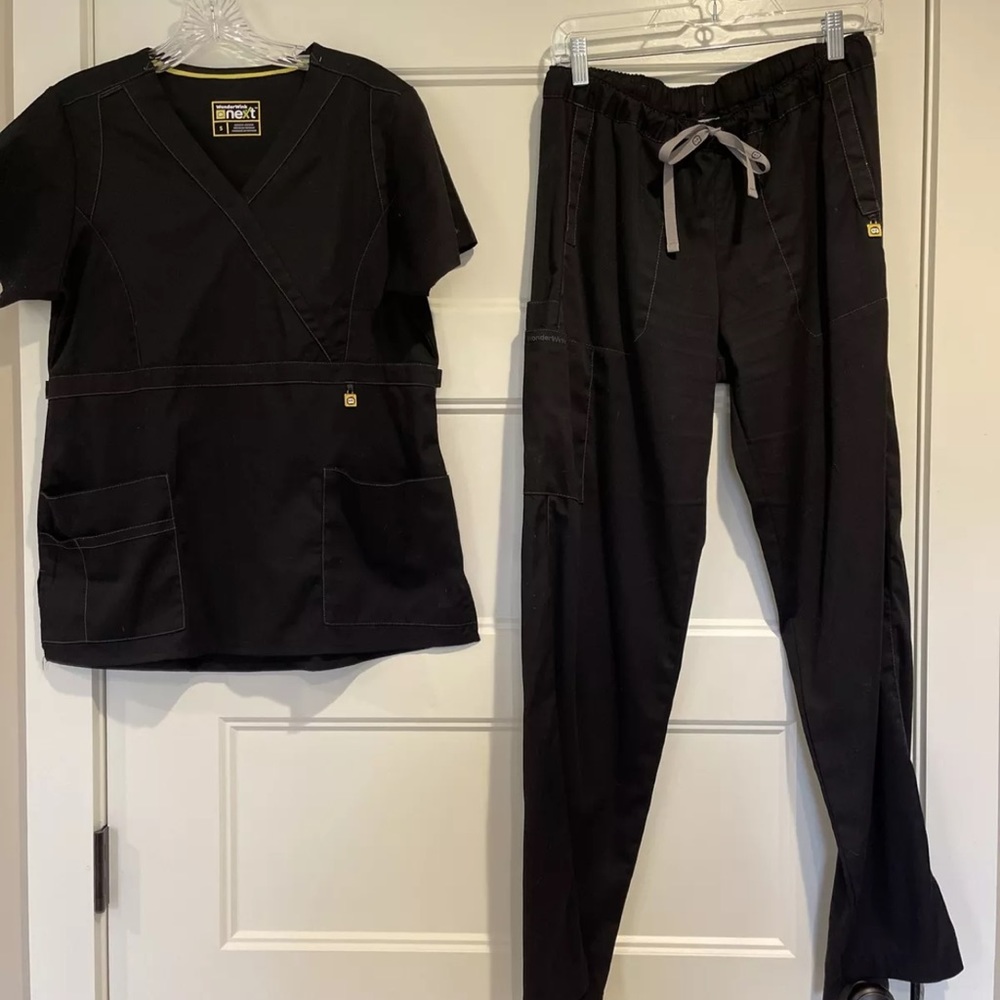 Wonder Wink Next Scrub Set Women’s Small Black